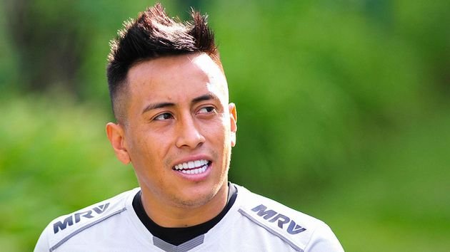 PRÓXIMO REFORÇO? Peres se reune com Cueva e empresário do jogador não gosta
