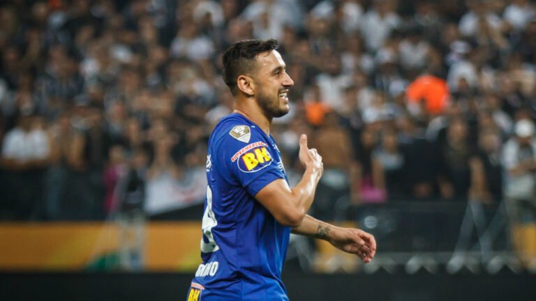 “Jogadores não estão sendo beneficiados”, diz Robinho sobre recuperação judicial do Cruzeiro
