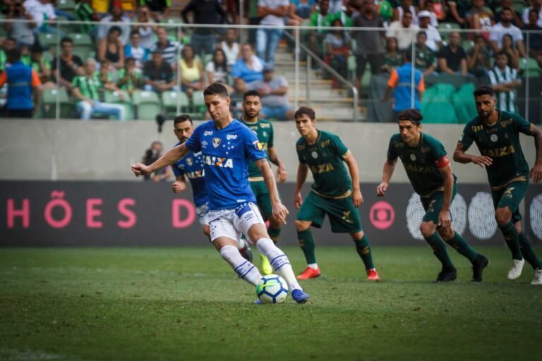 Sem Thiago Neves e com Robinho. Cruzeiro está definido para o clássico diante o América.
