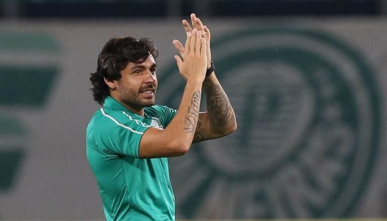 Palmeiras inscreveu Ricardo Goulart no Campeonato Paulista
