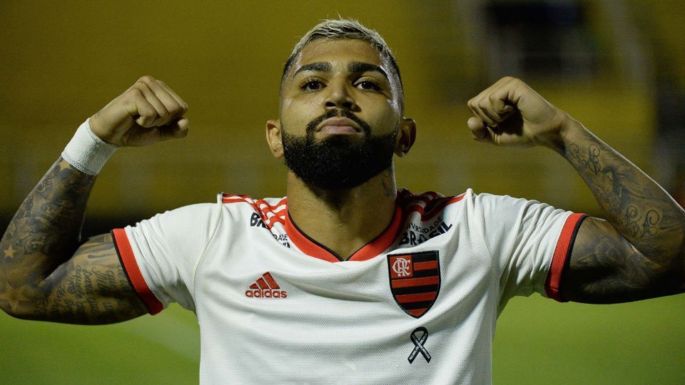 Feliz com os dois gols diante da Portuguesa, Gabigol diz: “Espero que continue assim”