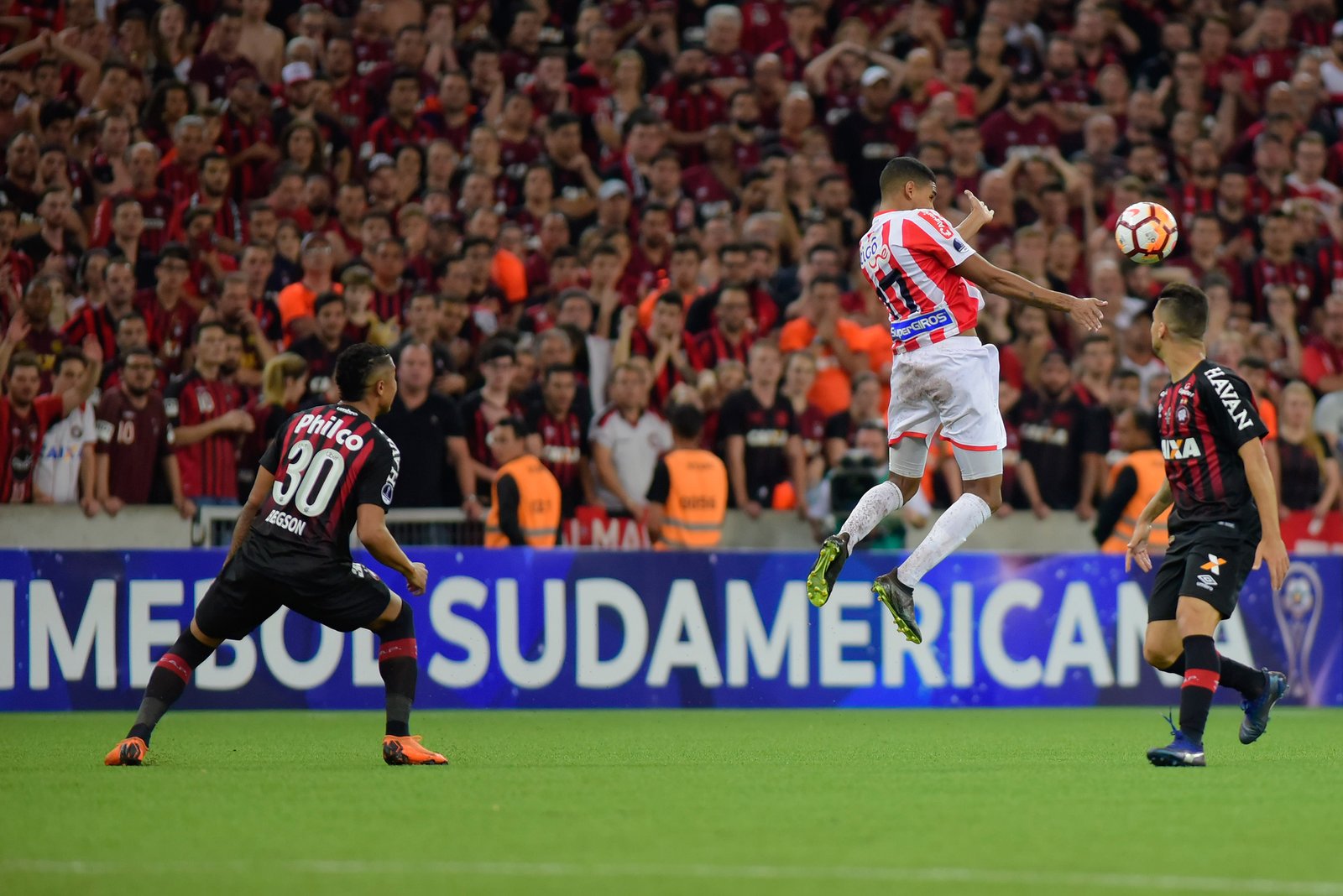 RedeTV firma parceria com DAZN para transmissões da Copa Sul-Americana e Campeonato Italiano