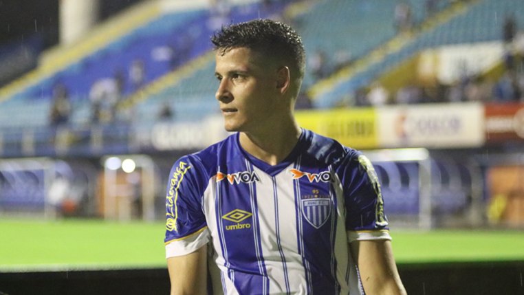 Agora no Avaí, volante Matheus Barbosa revela expectativa para reencontro com o Tubarão