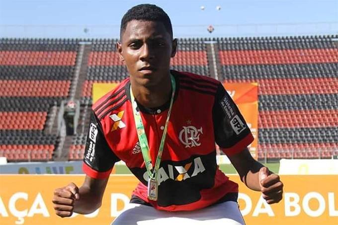 Sobrevivente e em estado gravíssimo, Jonathan tem 40% do corpo queimado