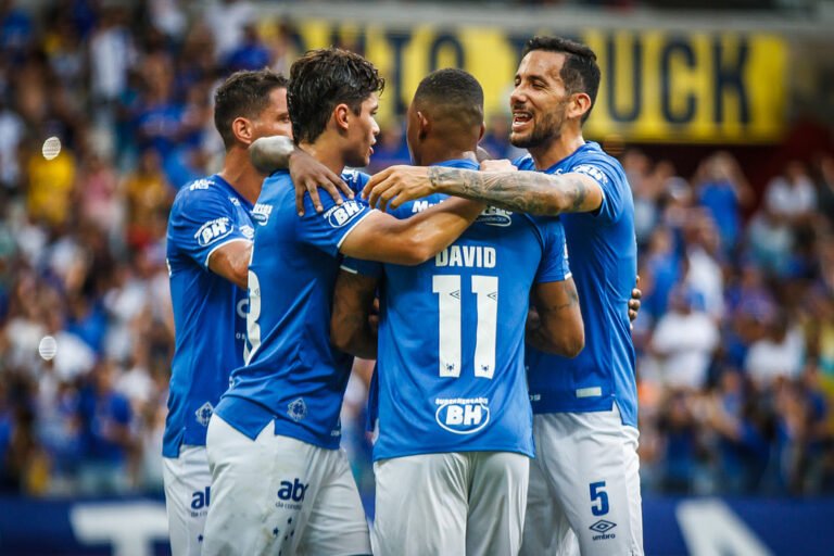 Invencibilidade e enorme aproveitamento: o Cruzeiro na primeira fase do Mineiro