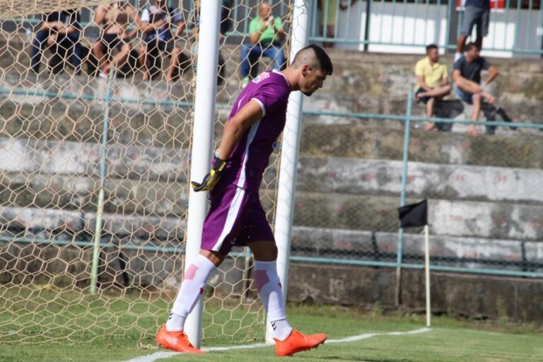 Goleiro Victor Brasil ressalta importância do confronto contra o Formosa: “Jogo decisivo”