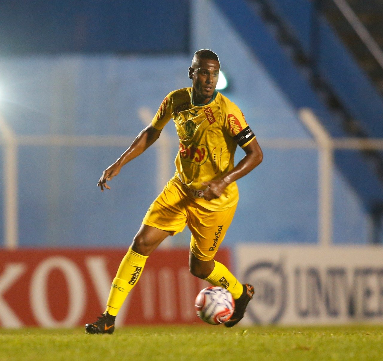 Leandro Amaro encara ex-clube e pede “foco e erro mínimo” do Mirassol, em Barueri