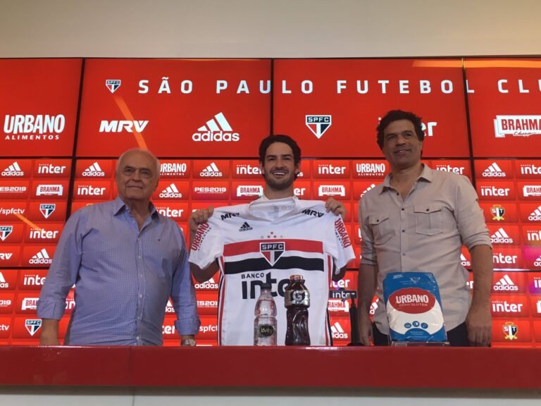 Alexandre Pato é oficialmente apresentado!