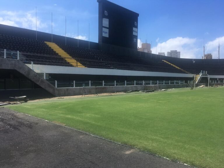 Reforma da Vila Belmiro está próxima do final e “alçapão” deve retornar contra o Atlético/GO