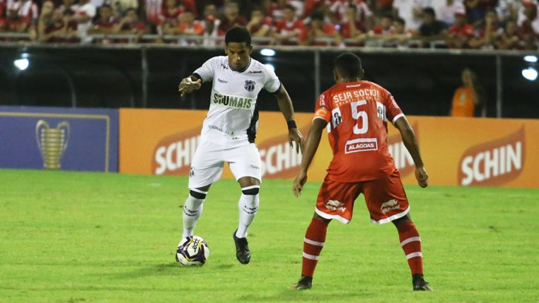 Com gol e assistência, Vitor Feijão mantém invencibilidade na temporada e comemora oportunidade em goleada do Ceará