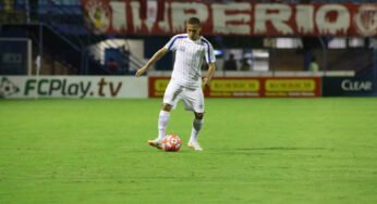 Mais uma vez garçom, João Paulo vibra com classificação do Avaí na Copa do Brasil e mira o Vasco