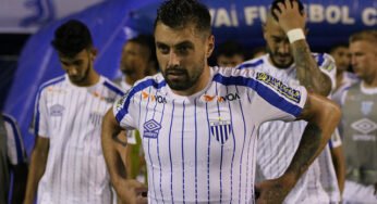 André Moritz fala sobre liderança do Avaí no Catarinense e sequência de quatro vitórias seguidas