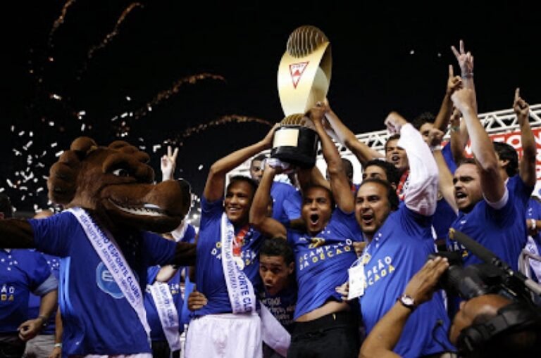 Cruzeiro tenta repetir o bicampeonato mineiro após 10 anos