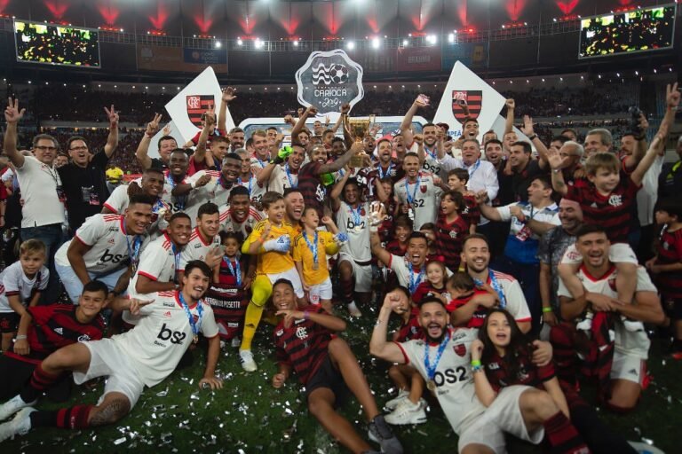 É campeão! Flamengo vence o Vasco por 4 a 0 no agregado e é Campeão Carioca pela 35ª vez.