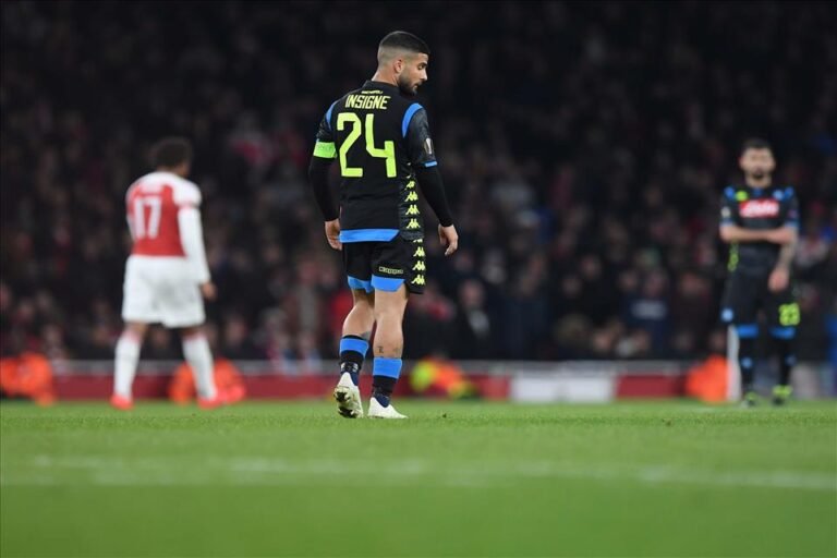 Primeiro tempo ruim complica Napoli na Liga Europa