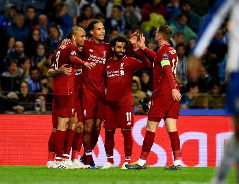 Liverpool goleia Porto e avança para a semifinal