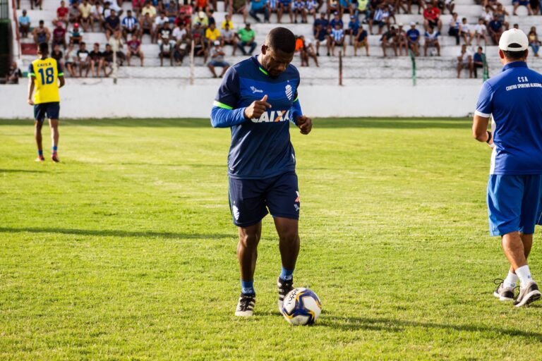 Amaral fala sobre lesão no joelho e quer dar a volta o mais rápido possível no CSA