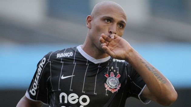 Brasiliense acerta contratação de Edno, ex-Corinthians