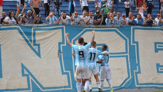 Londrina vence e é líder da série B.