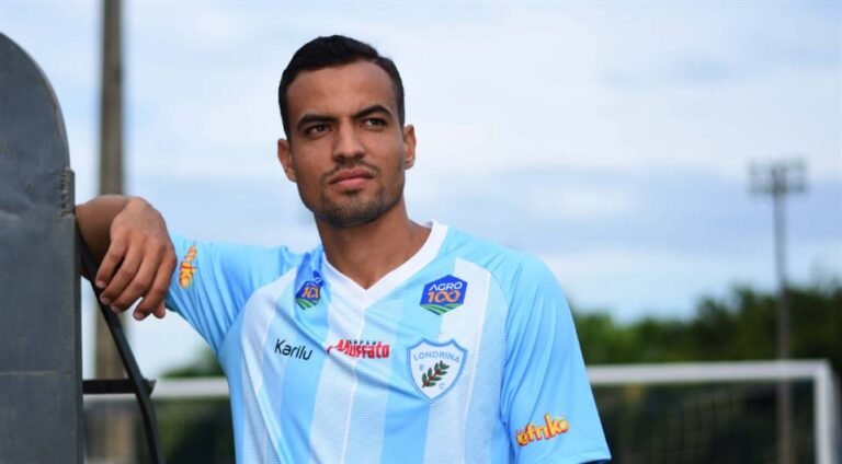 Londrina contrata zagueiro, e conta com a volta de Arthur Caculé.