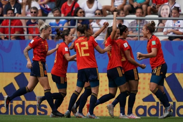 A seleção espanhola até fez páreo duro, porém no final a classificação foi estadunidense