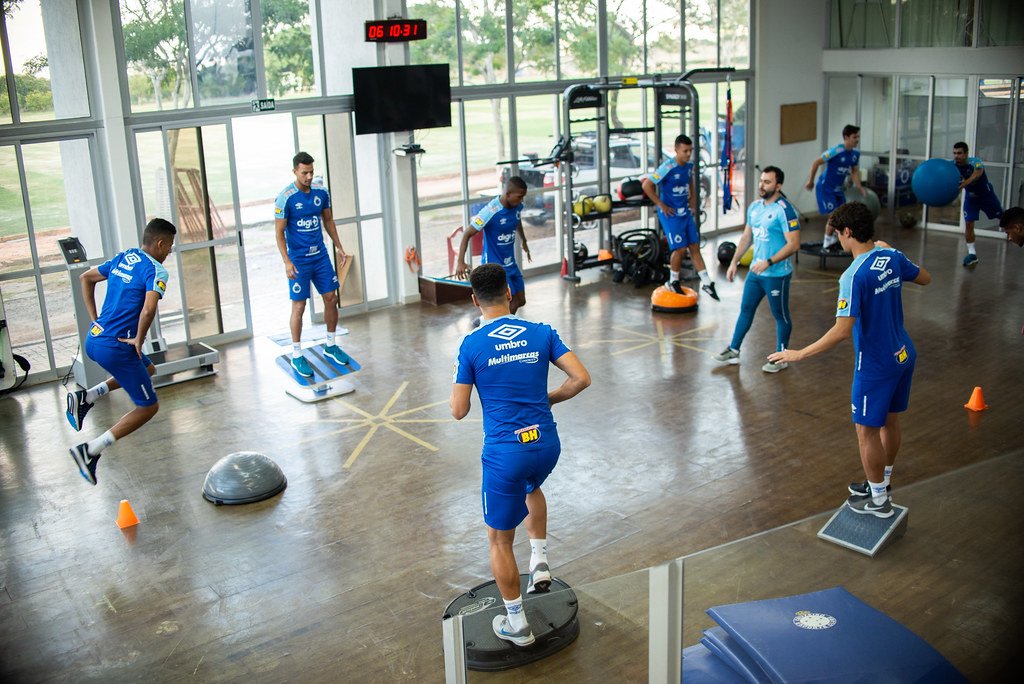 Cruzeiro volta às atividades e se prepara para as decisões