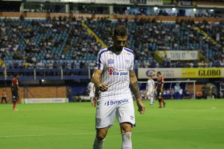 André Moritz quer Avaí aproveitando ao máximo parada para a Copa América