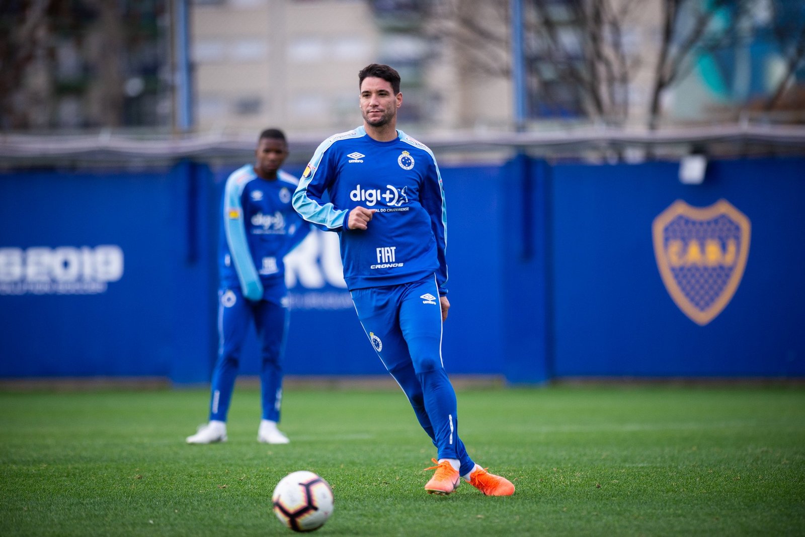 Com possíveis desfalques, Cruzeiro enfrenta River Plate no Monumental