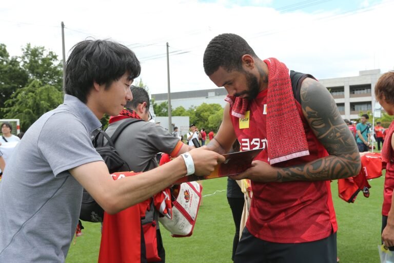 Eduardo Neto espera continuar batendo recordes no Japão e vaga na Champions da Ásia com o Nagoya Grampus