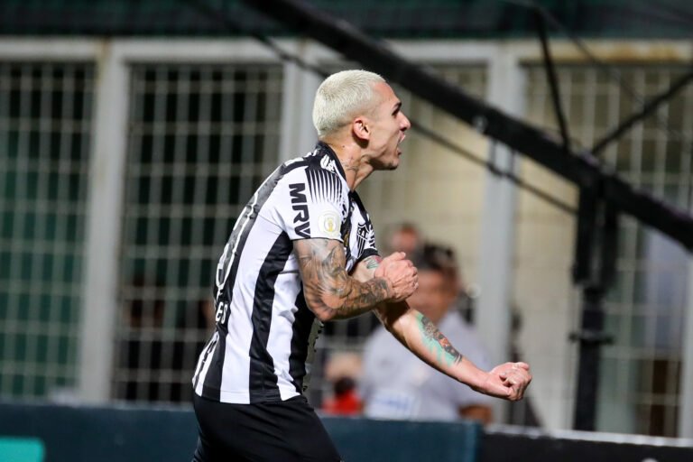 Galo 2, Cruzeiro 0: alvinegro comemora sequência e G4 enquanto o time celeste amarga o Z4