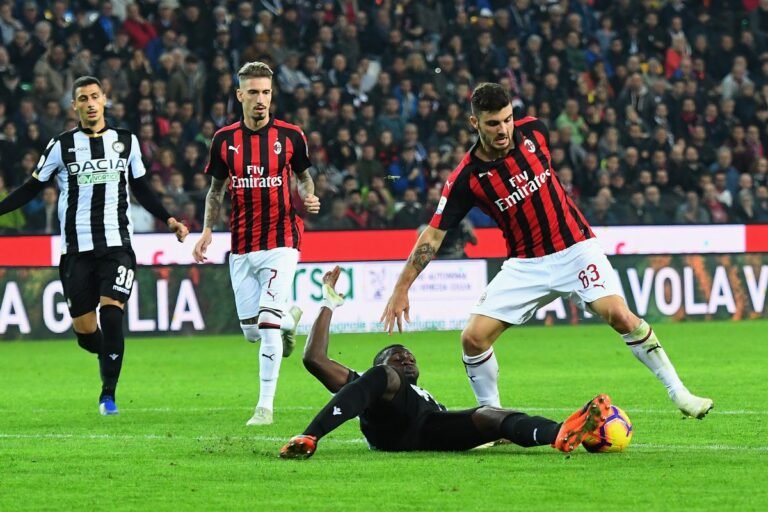 Milan é derrotado pela Udinese na estreia do Campenato Italiano