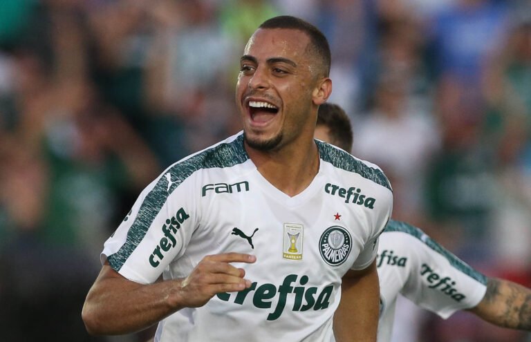Arthur Cabral é emprestado pelo Palmeiras ao Basel, da Suíça