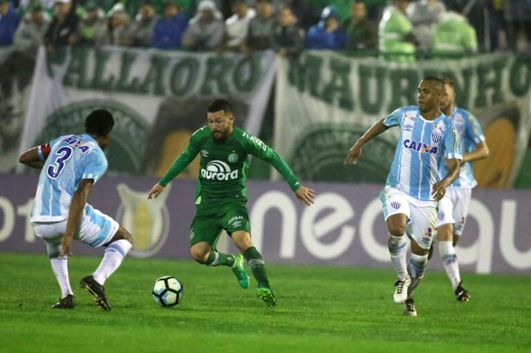 Flechada: Chapecoense vence no Brasileirão após 8 jogos