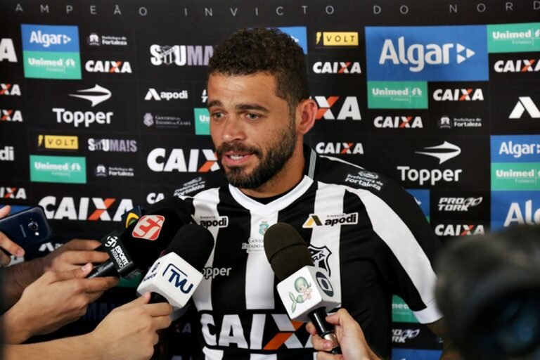O volante Edinho deixa o Ceará rumo ao Vila Nova