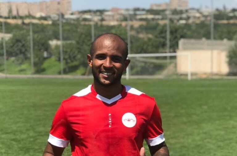 Lucas César, ex-Botafogo, acerta ida para a Armênia