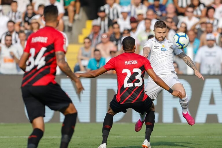 Lambança do VAR e jogo nervoso – Santos 1×1 Athletico