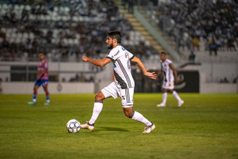 Tiago Real assina com Al-Muharraq, do Barein, e se despede da Ponte Preta: “Sentimento de gratidão”