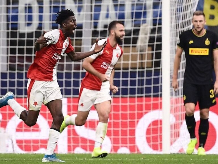 Slavia Praga, não temerei o mal do grupo da morte