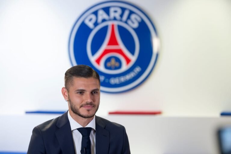 Paris Saint-Germain oficializa contratação de Mauro Icardi.