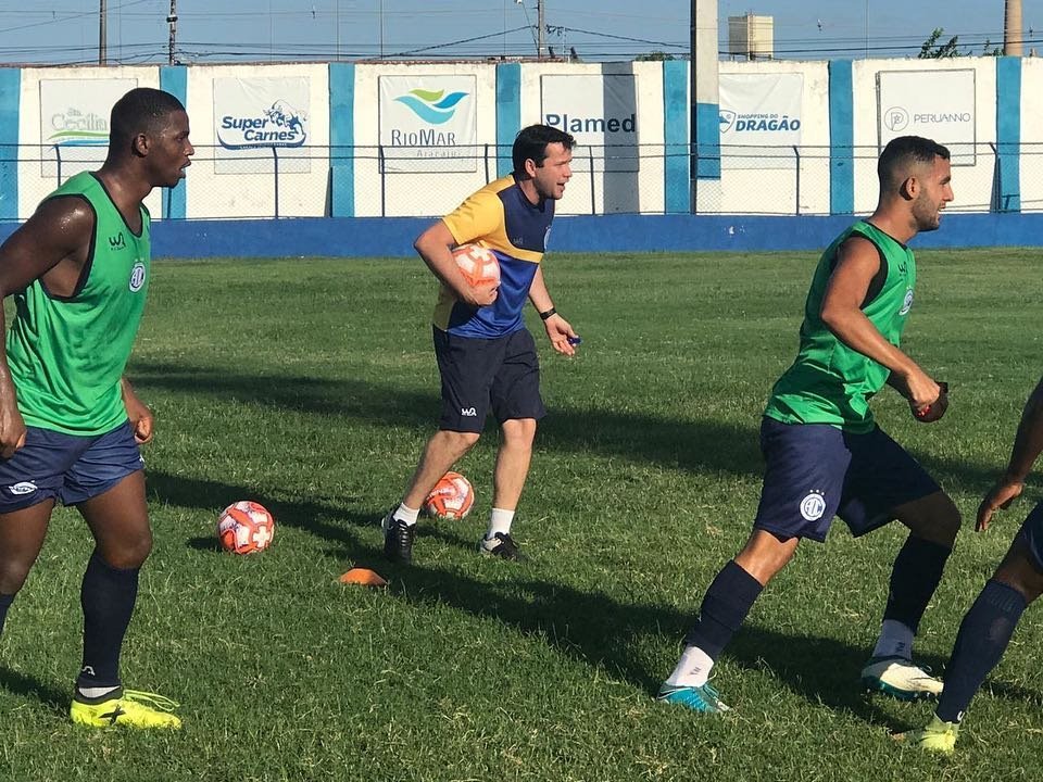 Com Daniel Paulista, Confiança garante acesso à Série B do Brasileiro
