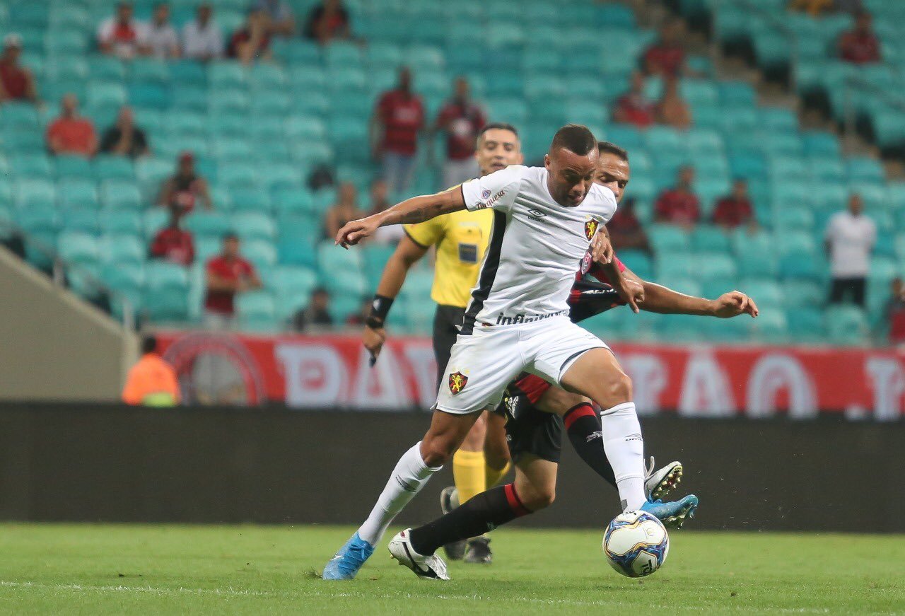 Gol nos acréscimos garante empate do Sport com Vitória em 2×2