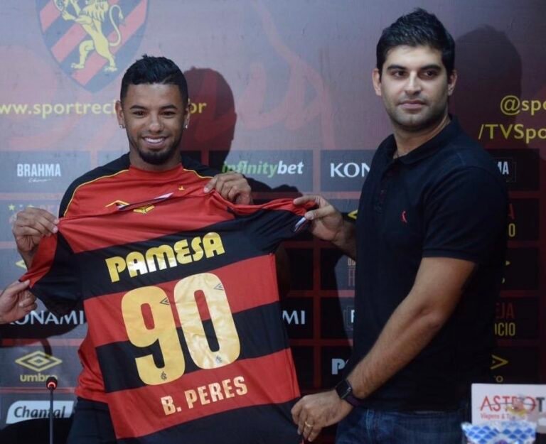 Bruno Peres é apresentado oficialmente no Sport