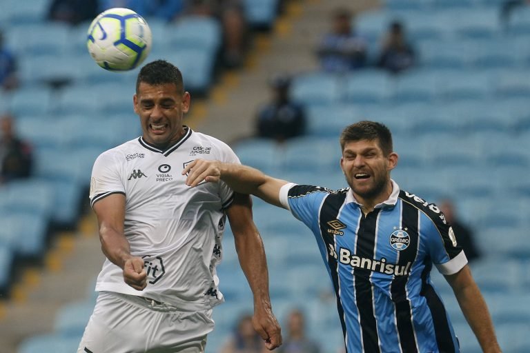 Botafogo perde para o Grêmio fora de casa e complica a situação na tabela
