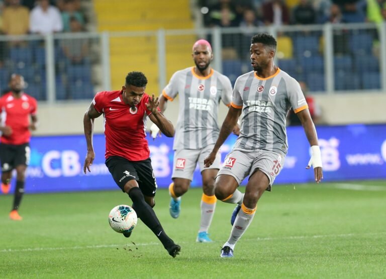 No Gençlerbirligi, Fabrício Baiano quer sequência da equipe na Liga