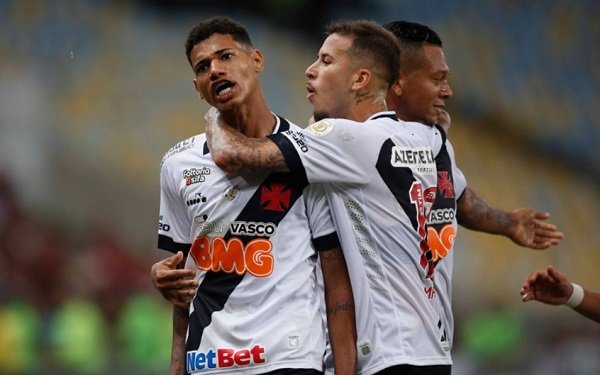 Vasco e Flamengo protagonizam o primeiro 4 a 4 da história do Clássico dos Milhões