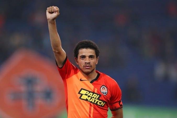 O racismo no futebol nacional