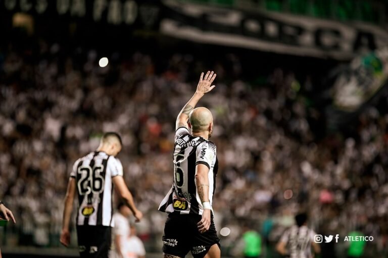 Galo 2, Corinthians 1: vitória sobre o time paulista garante permanência do Atlético na Série A