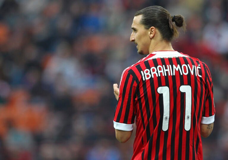 Milan fecha a contratação de Zlatan Ibrahimovic
