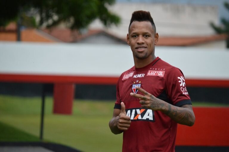 Atlético-GO conquista o acesso e André Luis fala em sonho realizado