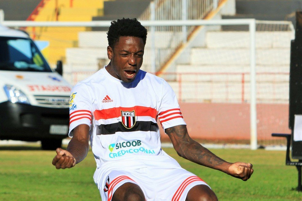 Francis espera evolução do Botafogo-SP na temporada e foca em sequência de jogos